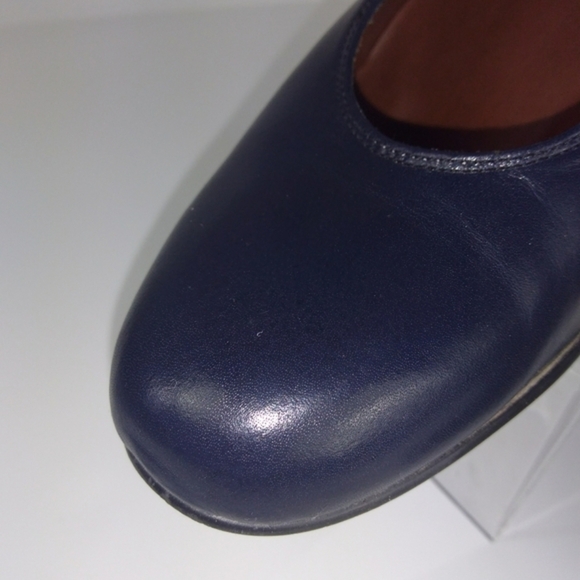 Etienne Aigner Pump - Picture 5 of 9